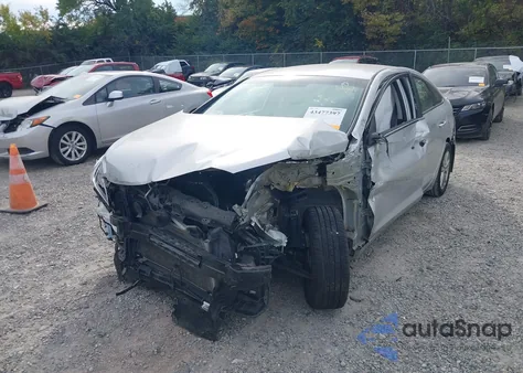 2017 Hyundai Sonata z USA, uszkodzony, nr VIN 5NPE24AF5HH584372